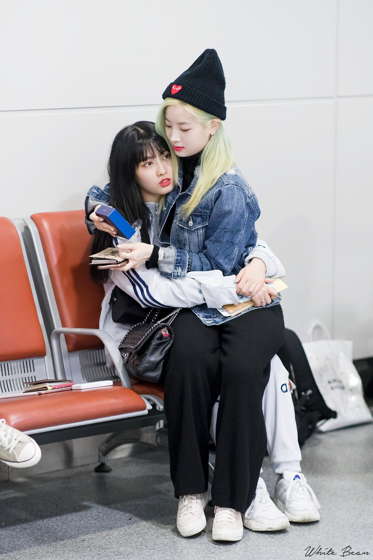 Behind-the-scenes cut of Momo (TWICE)