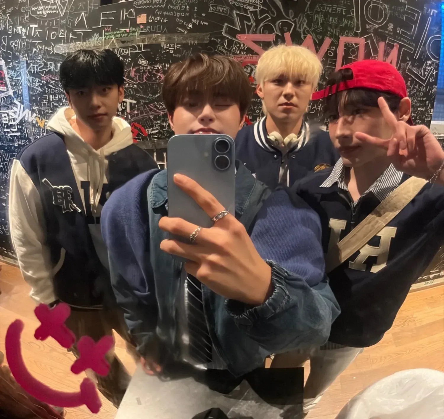 A moment captured by AB6IX's fan