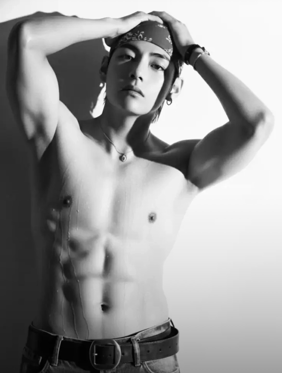 뷔 (방탄소년단) 최근 활동샷