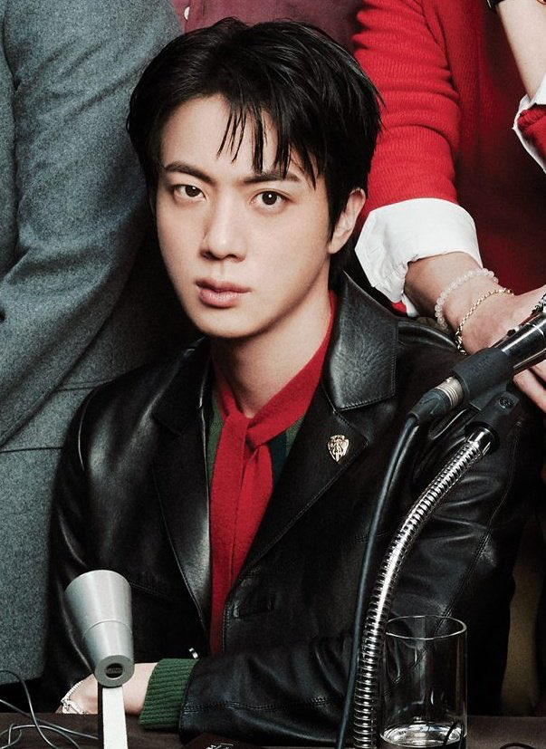 진 (방탄소년단)의 비하인드 컷