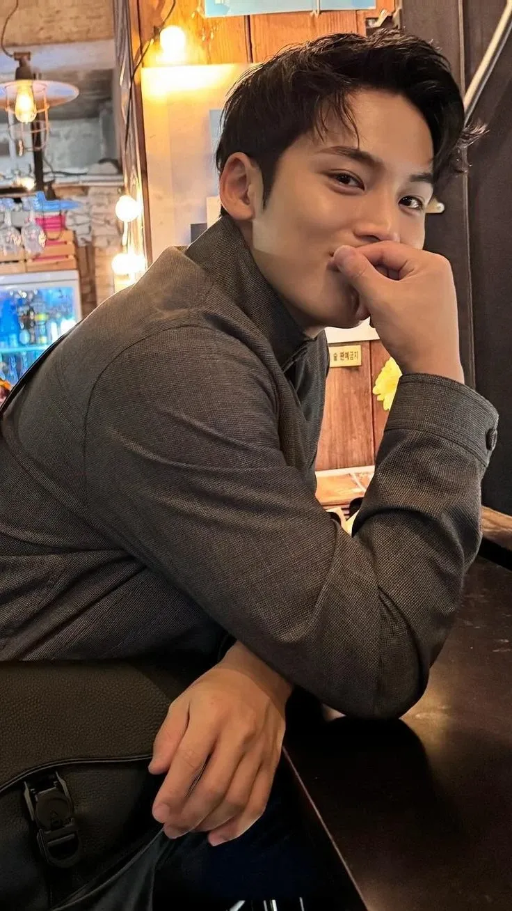 Fandom-recommended wallpaper image of Mingyu (SEVENTEEN)