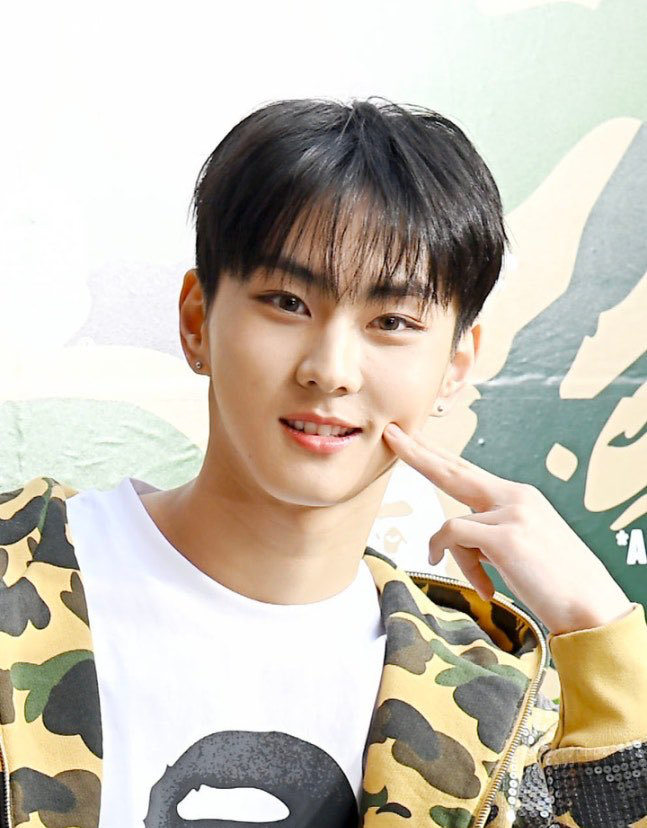 Latest photo of Jungwon (ENHYPEN)