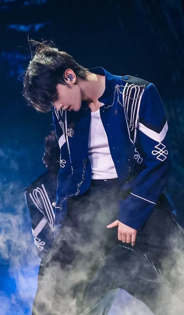 Fandom-recommended wallpaper image of Sunghoon (ENHYPEN)