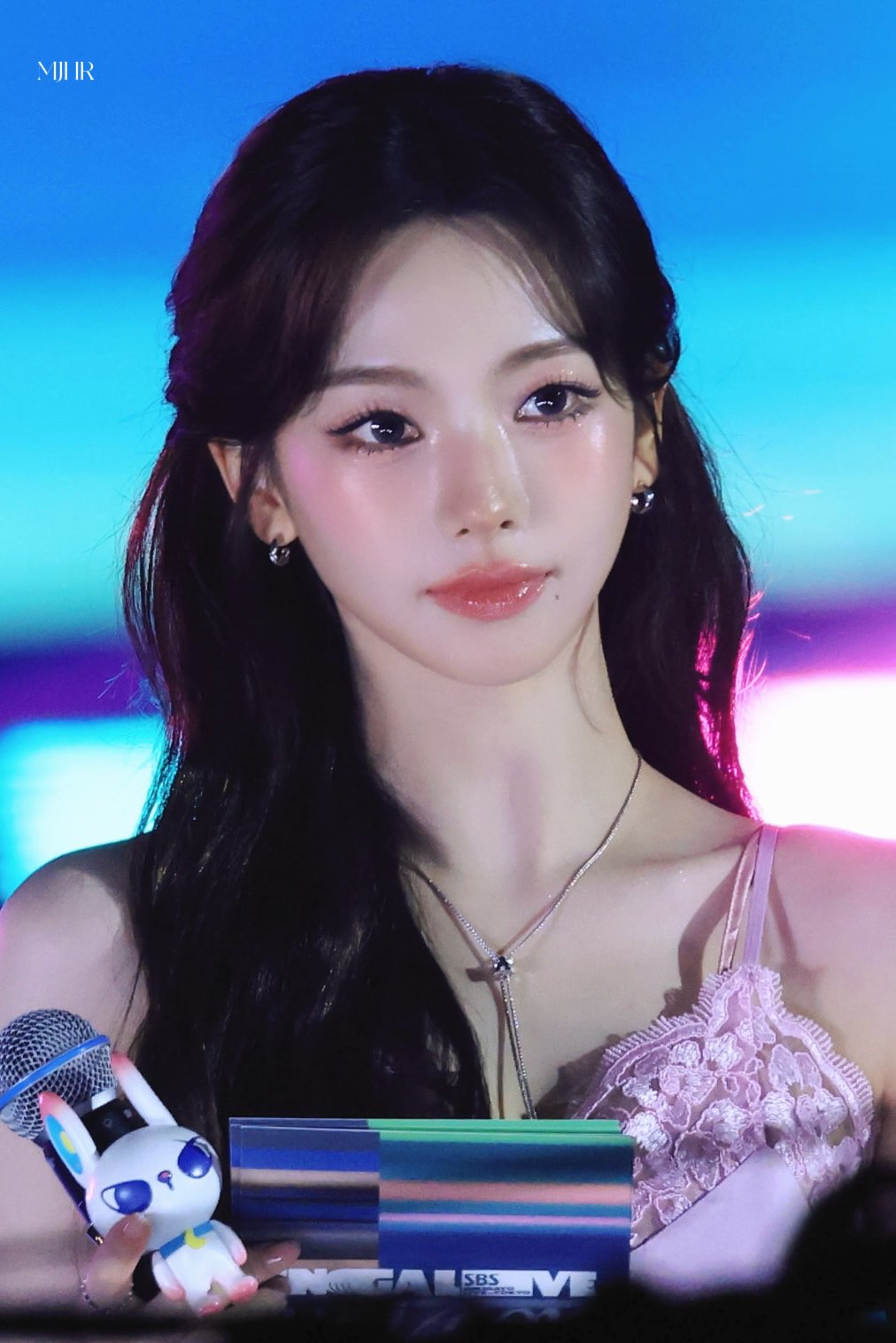 Behind-the-scenes cut of Karina (aespa)