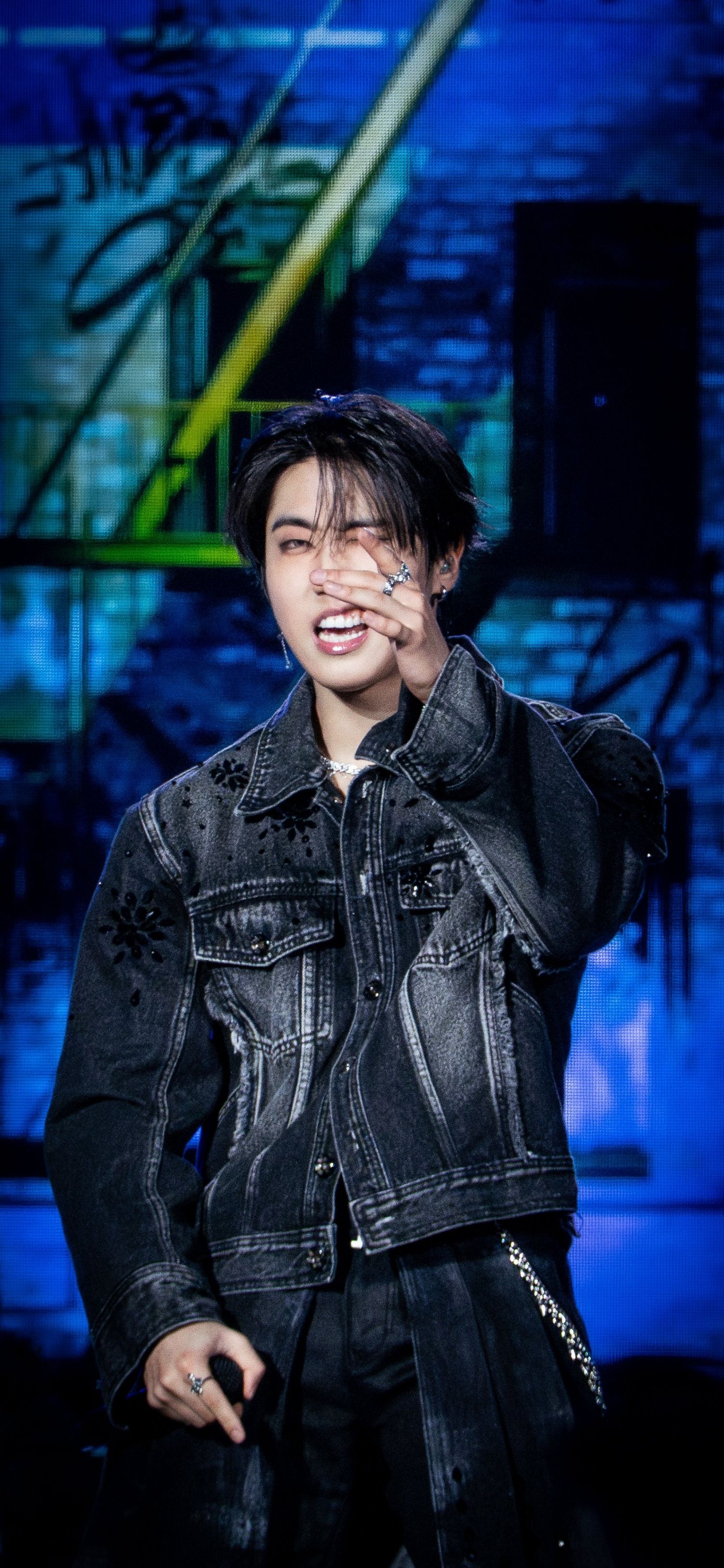 The most beloved wallpaper among HAN (Stray Kids)'s fans