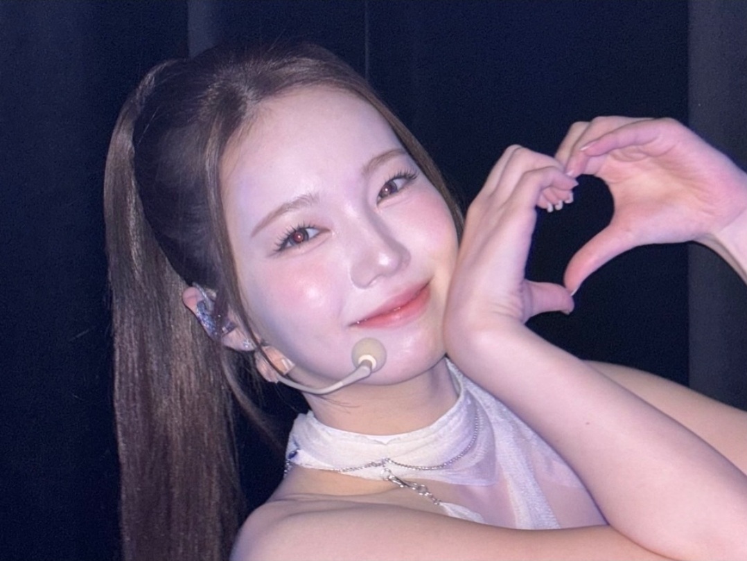 Behind-the-scenes cut of Ayaka (NiziU)