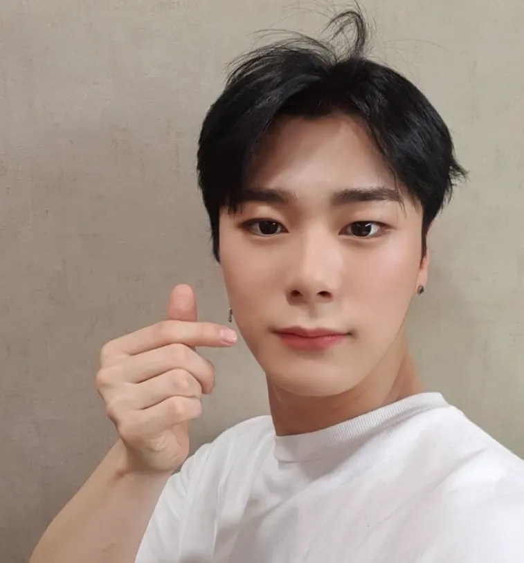 Recent activity shot of Moonbin (ASTRO)