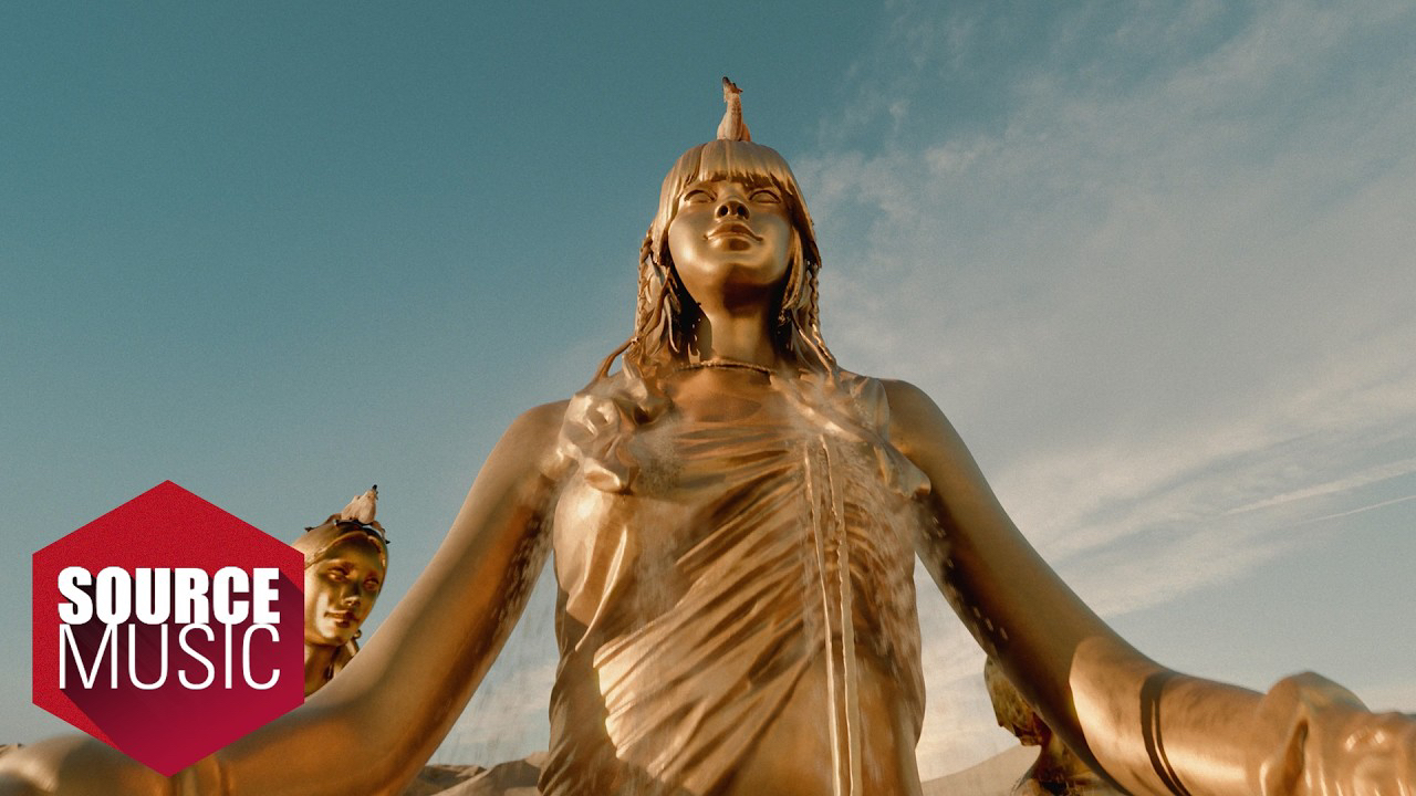 Behind-the-scenes cut of LE SSERAFIM