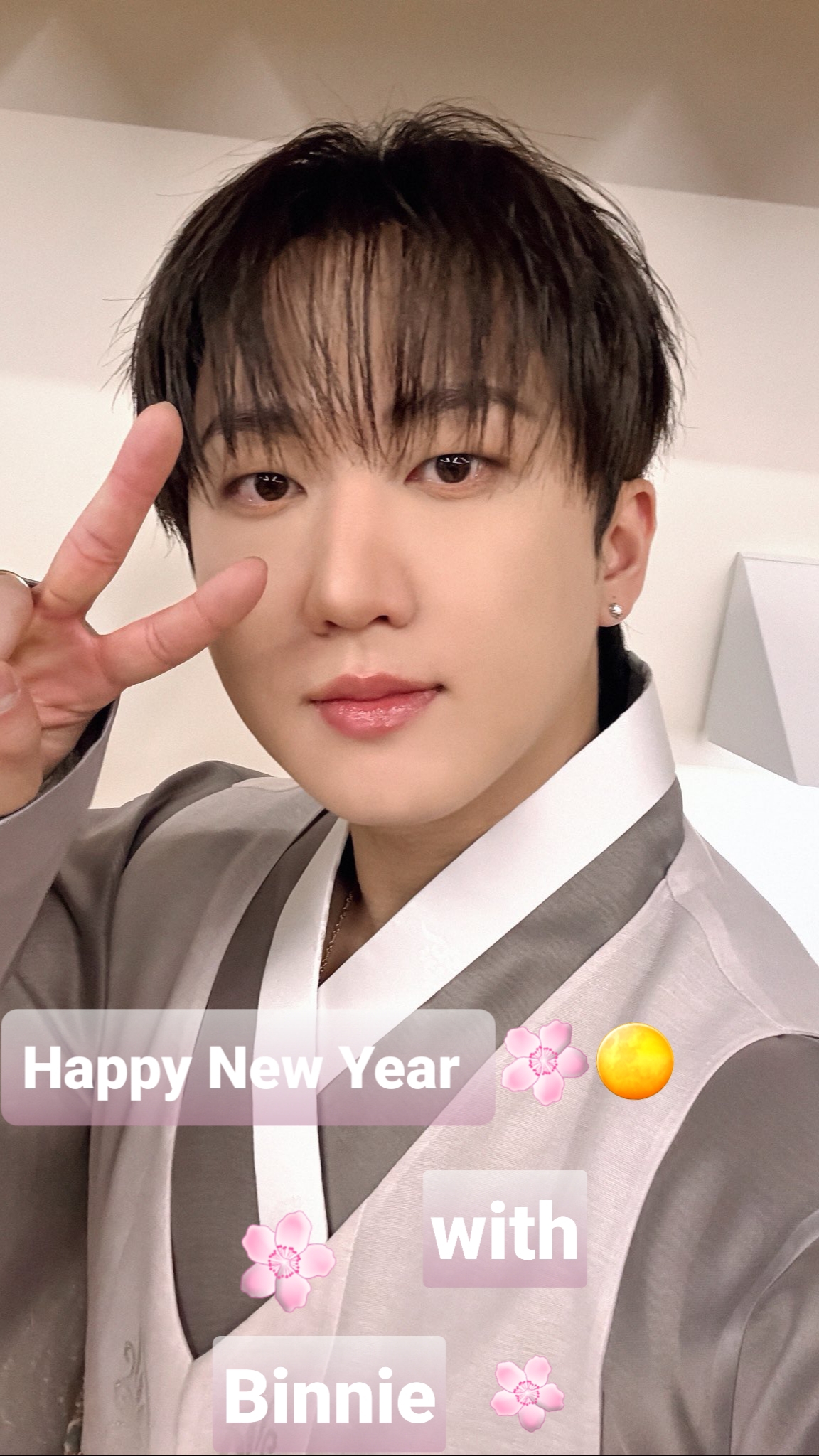 The most beloved wallpaper among Changbin (Stray Kids)'s fans