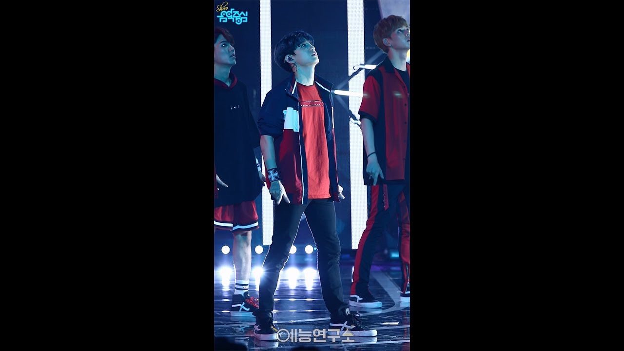 A moment captured by Jinhoo's fan