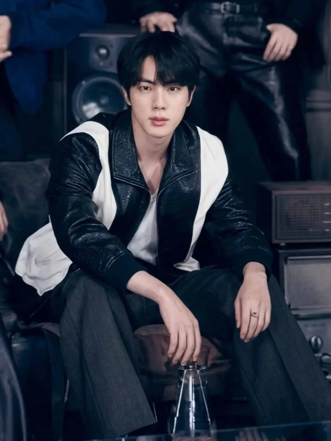 진 (방탄소년단)의 최신 사진