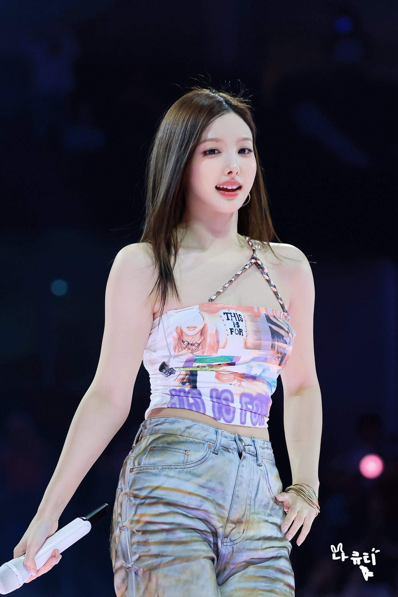 A moment captured by Nayeon (TWICE)'s fan