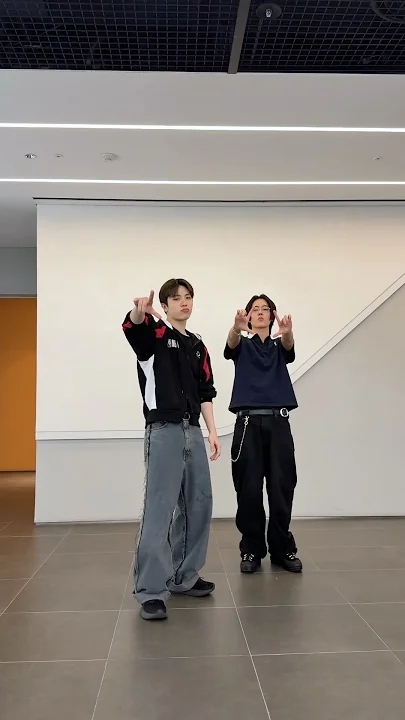 TREASUREの最近の活動写真