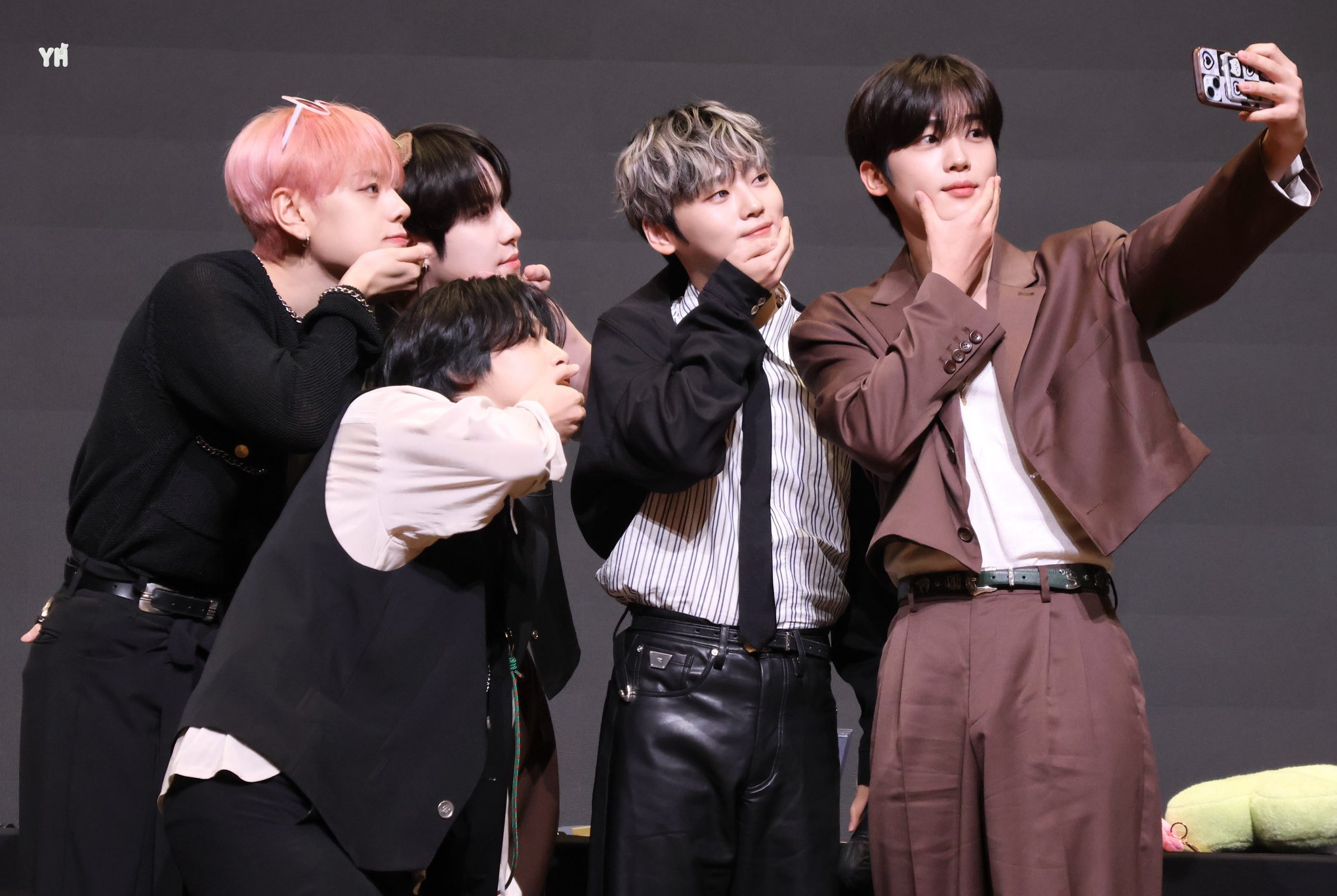 위아이의 최신 사진