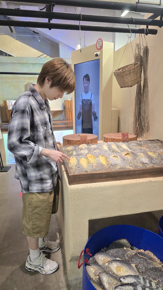 Recent activity shot of Xdinary Heroes