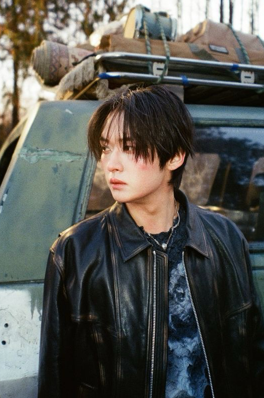 A moment captured by Lee Know (Stray Kids)'s fan