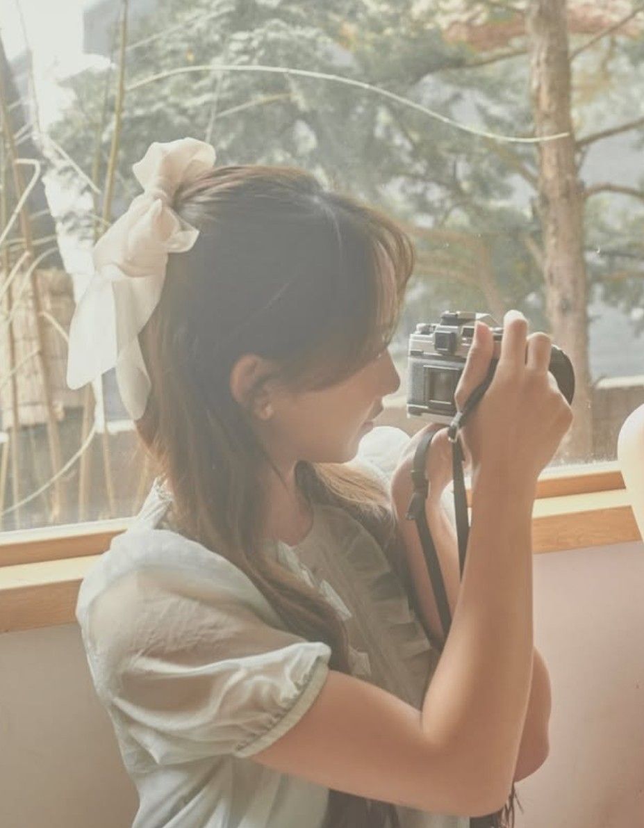 A moment captured by Dita's fan