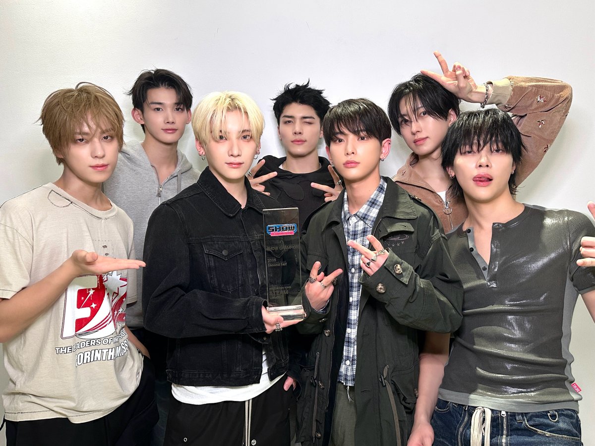 Recent activity shot of &TEAM