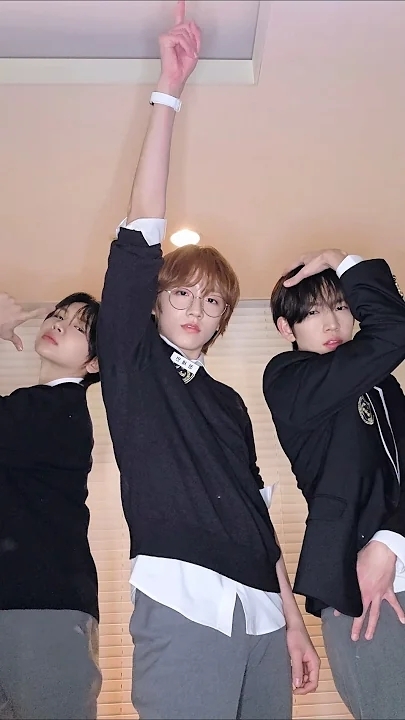 A heartfelt wallpaper shared by IDID's fans