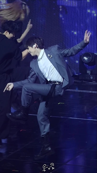 강다니엘를 위해 팬들이 공유한 감성 배경화면