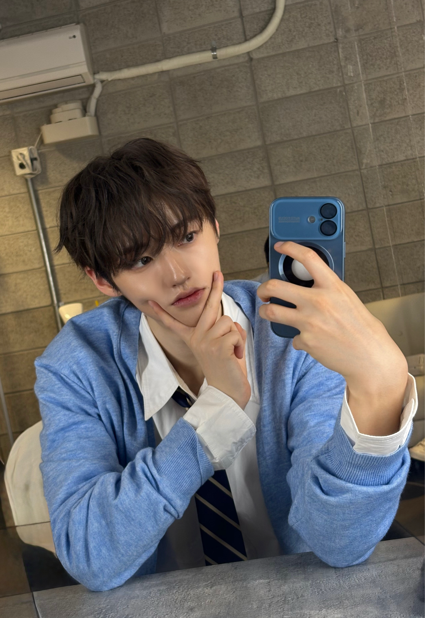 Foto aktivitas terbaru Junseong (YUHZ)