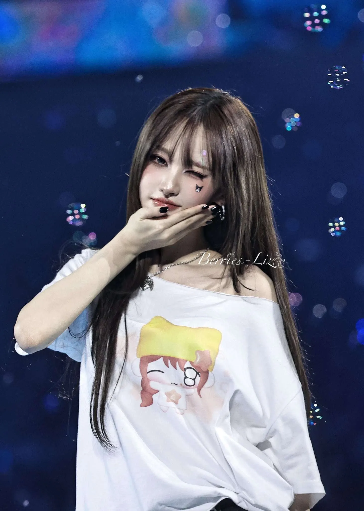 LIZ (IVE)的幕後花絮