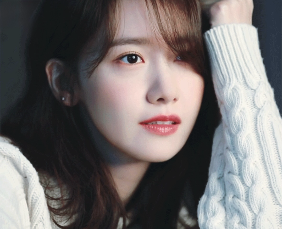 Latest photo of Yoona (Girls' Generation)