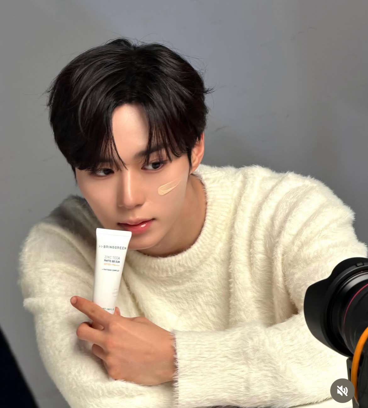 Behind-the-scenes cut of Kim Junseo (ALPHA DRIVE ONE)