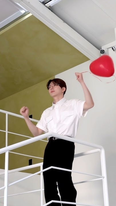 Behind-the-scenes cut of MONSTA X