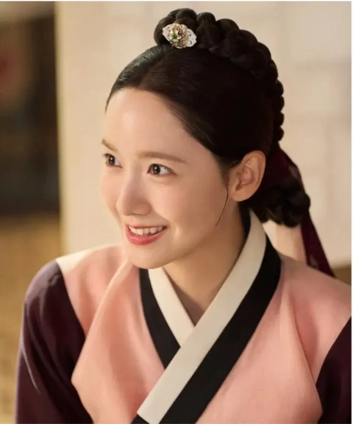 A moment captured by Yoona (Girls' Generation)'s fan
