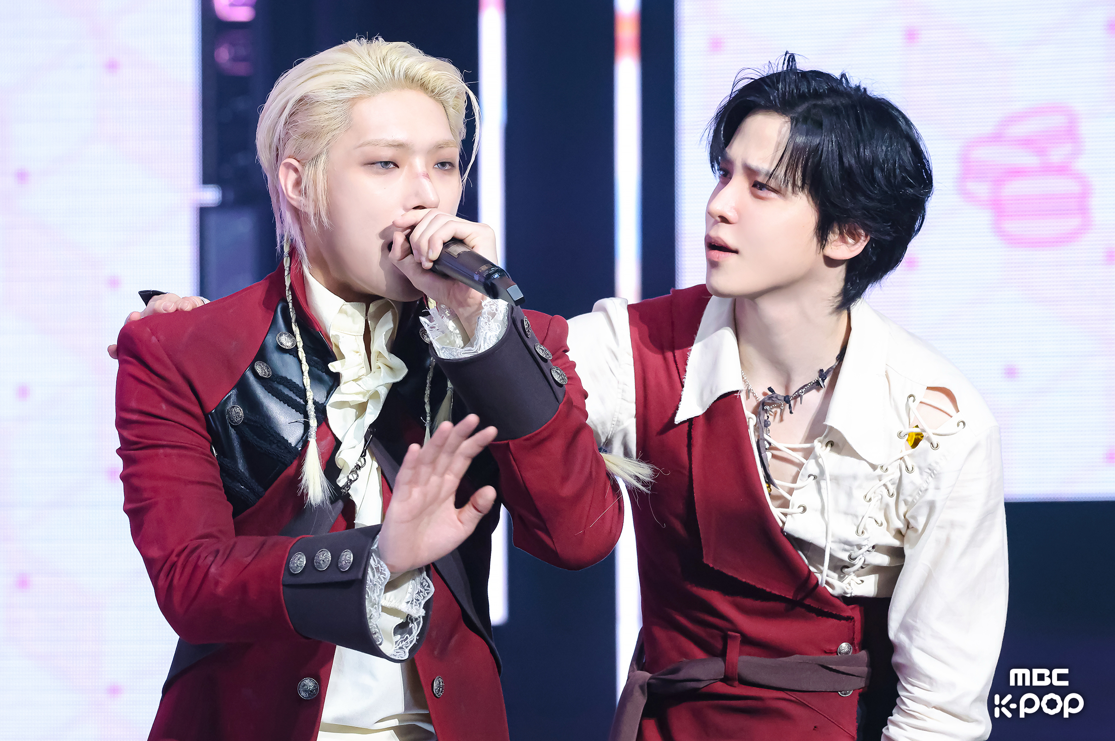 旼琦 (ATEEZ)的最新照片