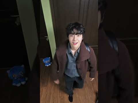 Behind-the-scenes cut of Lee Jinhyuk