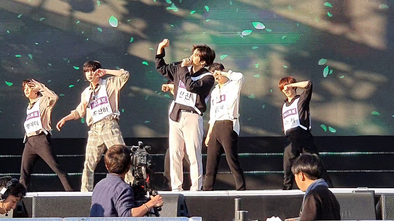 Behind-the-scenes cut of Moonbin (ASTRO)