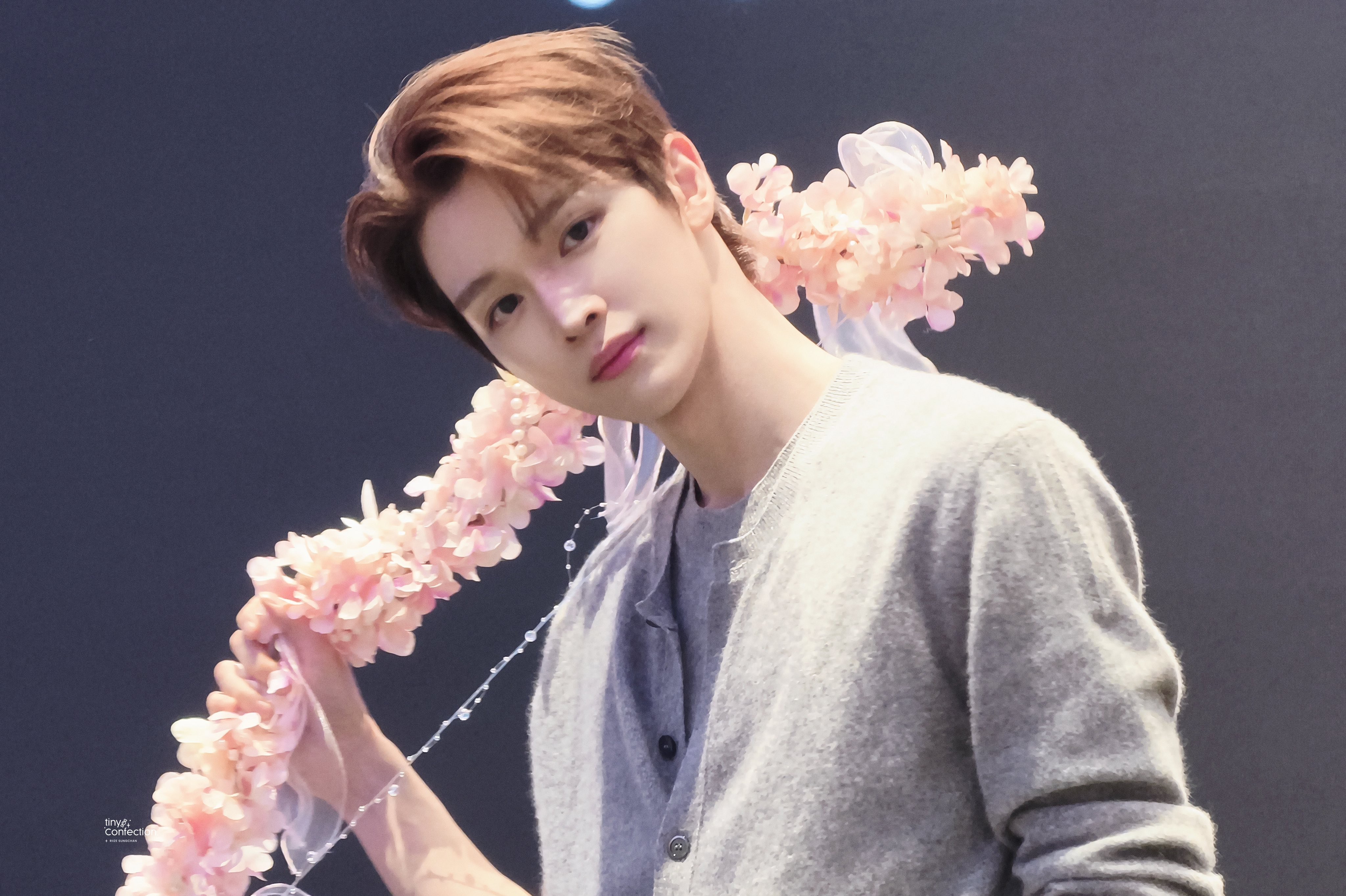 Latest photo of Sungchan (RIIZE)