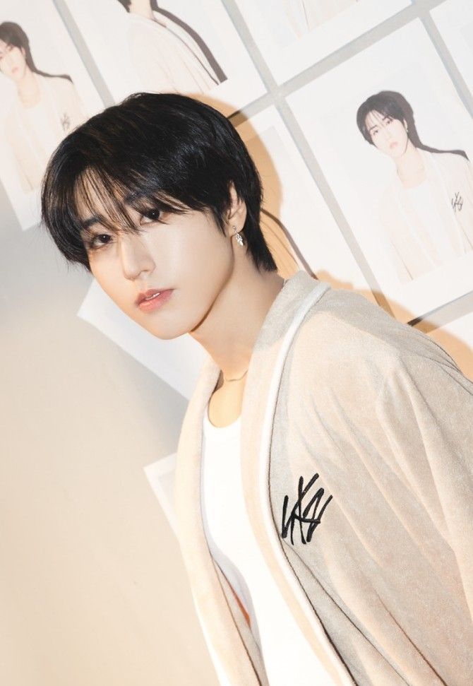 Recent activity shot of HAN (Stray Kids)