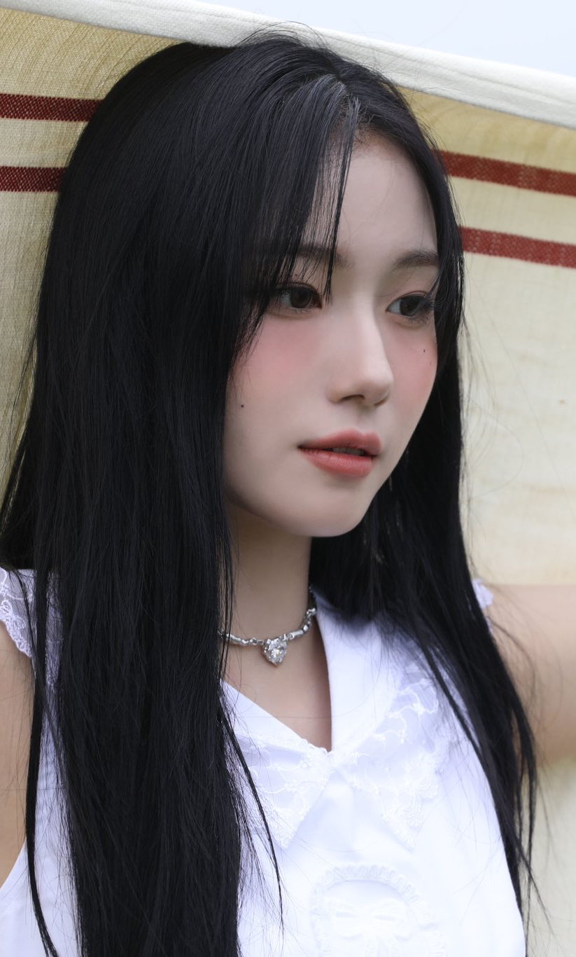 Recent activity shot of Seo Youngeun (Kep1er)