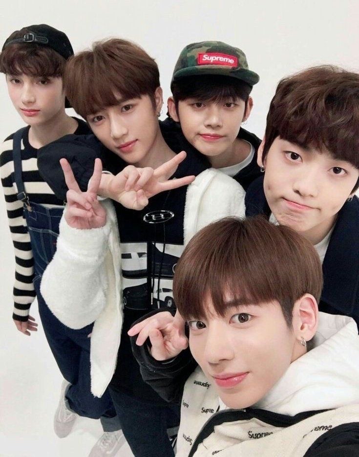 투모로우바이투게더 최근 활동샷