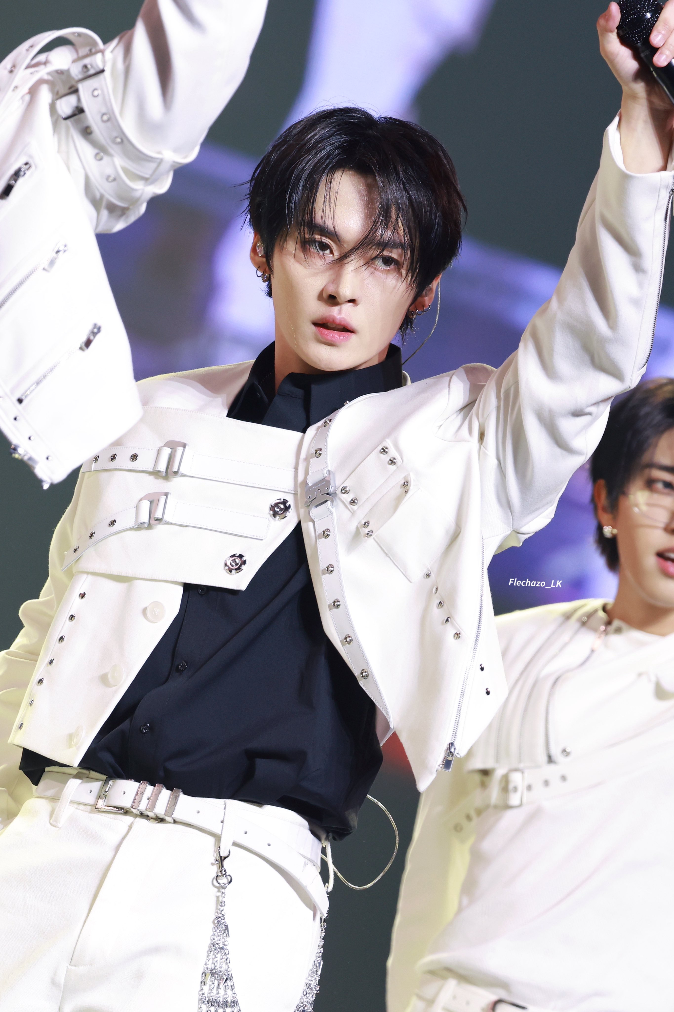 A moment captured by Lee Know (Stray Kids)'s fan