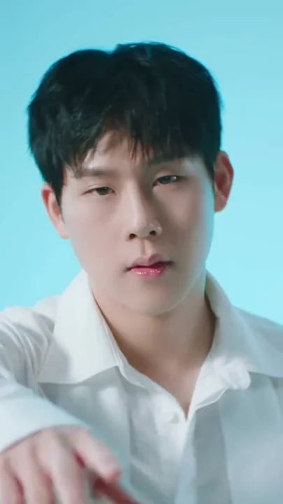 A moment captured by Shownu (MONSTA X)'s fan