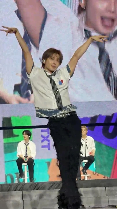 Today's most popular wallpaper in the Taehyun (TOMORROW X TOGETHER) community