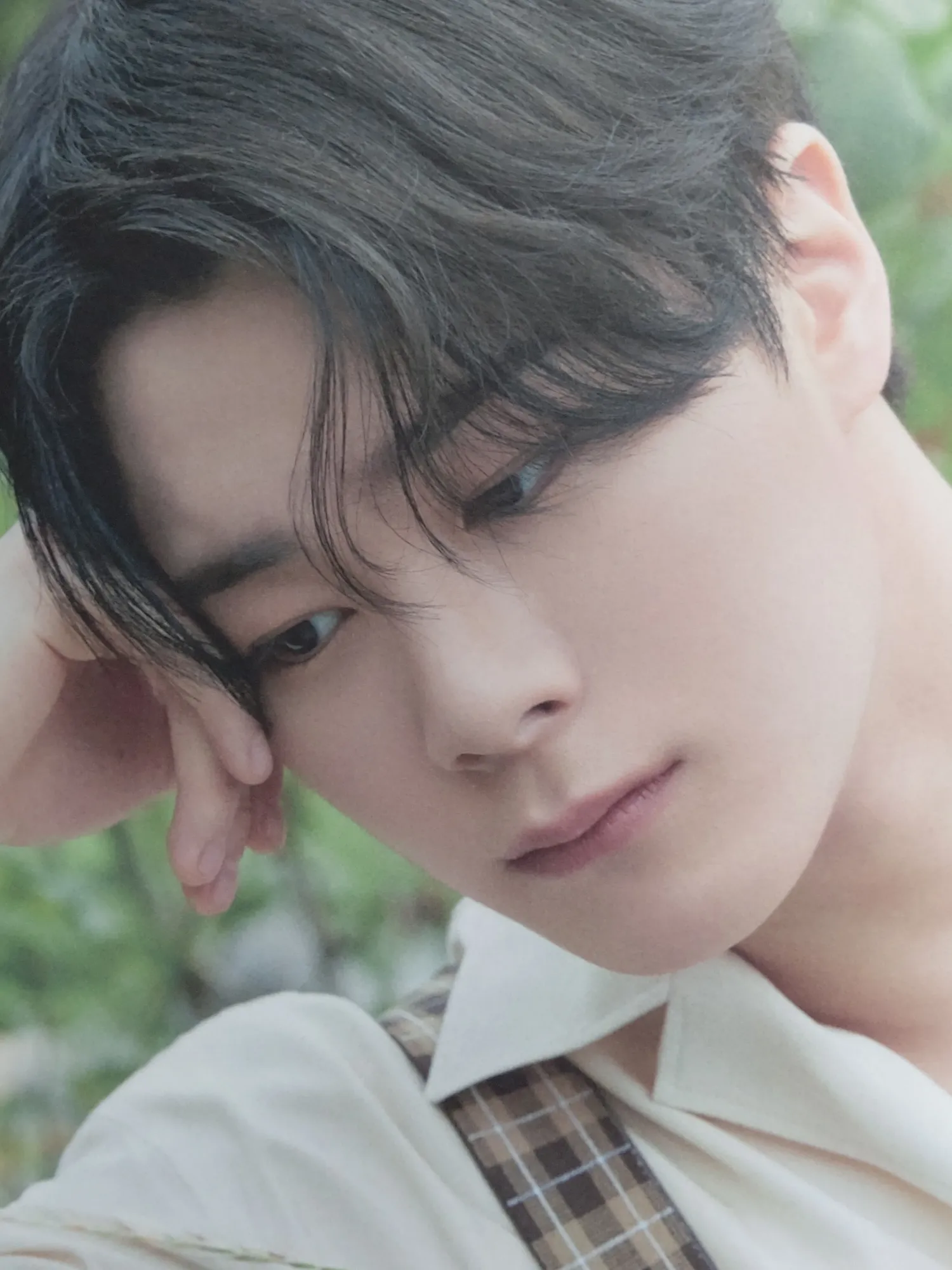 Behind-the-scenes cut of Moonbin (ASTRO)