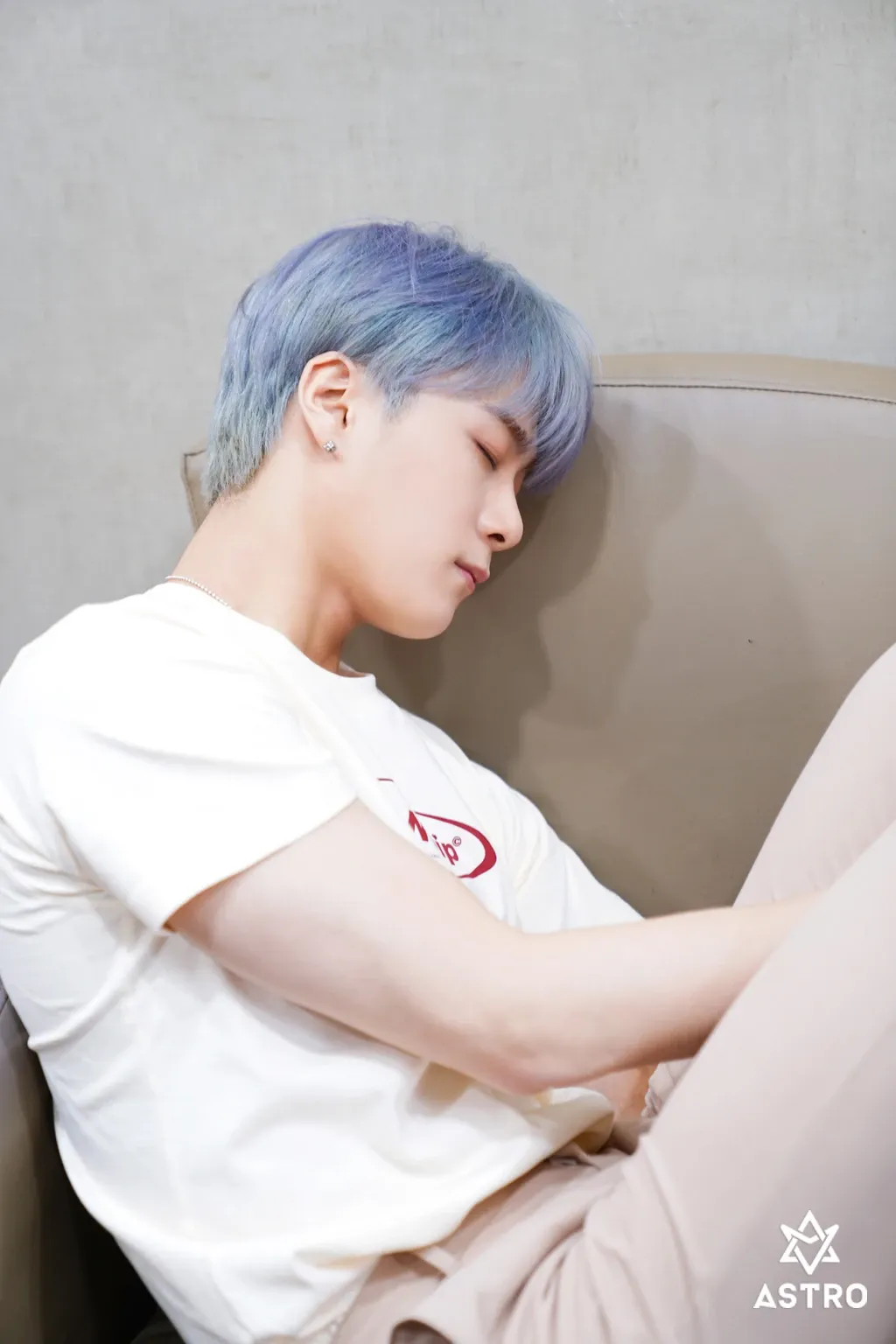 Behind-the-scenes cut of Moonbin (ASTRO)