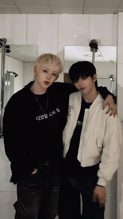 Today's most popular wallpaper in the JL (AHOF) community