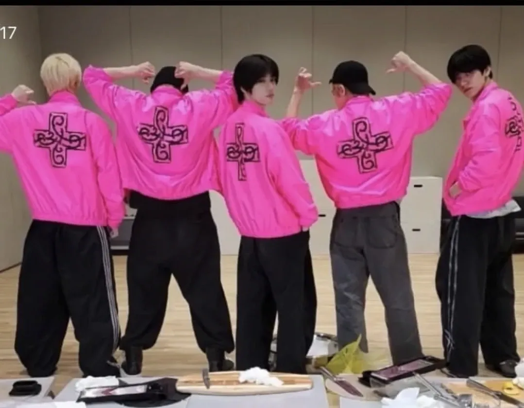 Trending idol content in the community