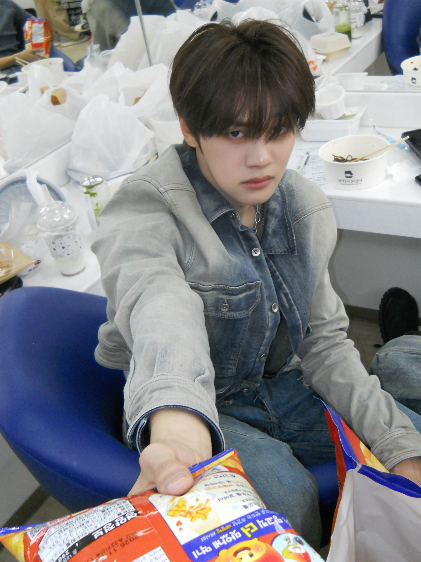 Behind-the-scenes cut of Kim Gyuvin (AND2BLE)