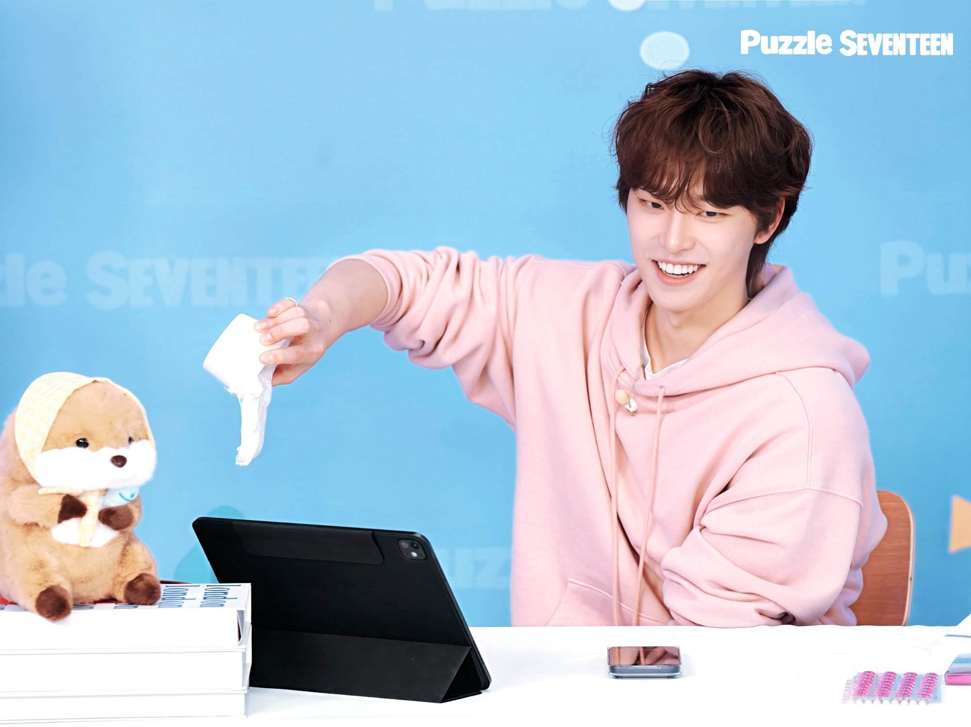 A moment captured by Dino (SEVENTEEN)'s fan