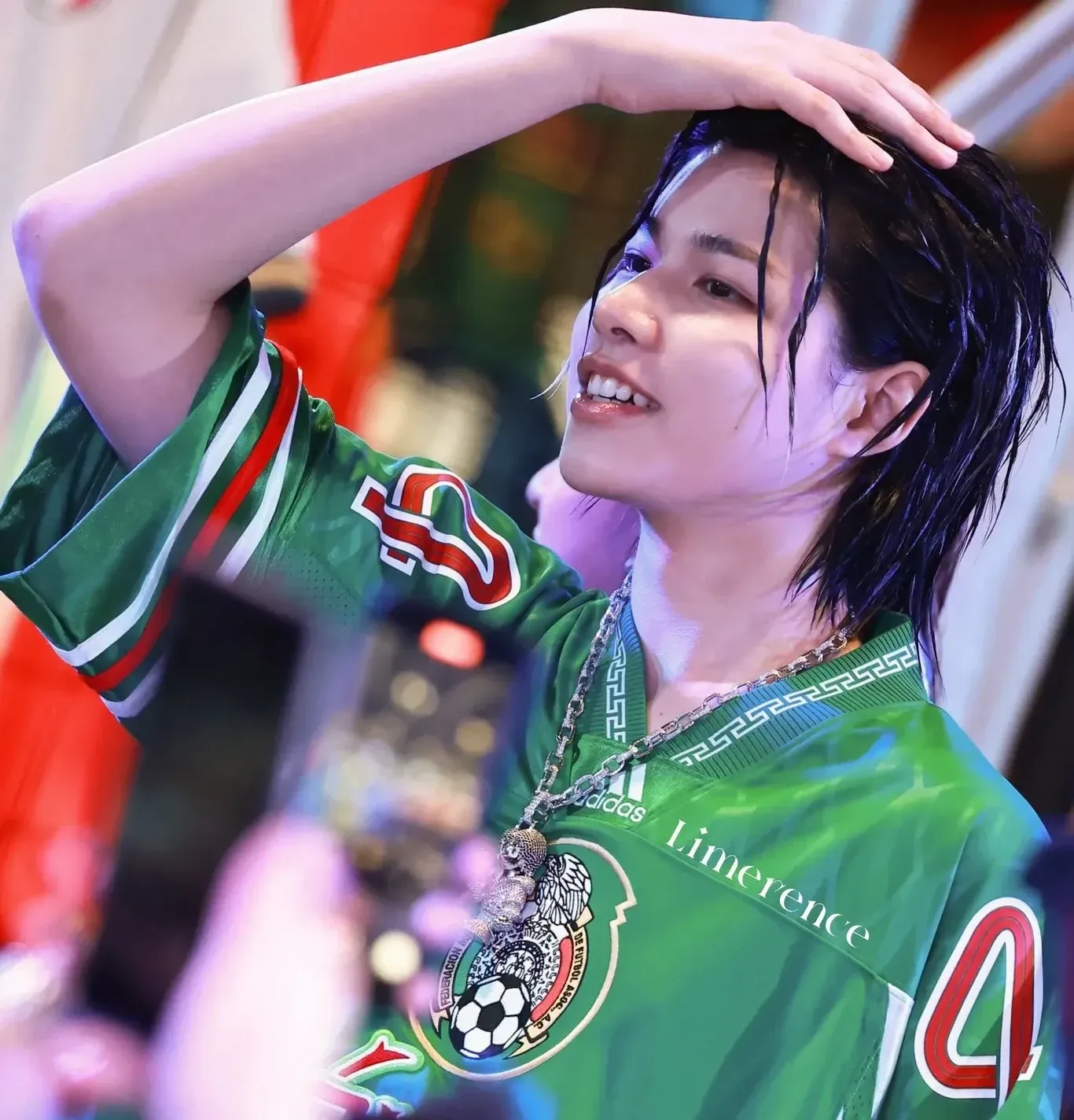 A moment captured by Louis (LNGSHOT)'s fan