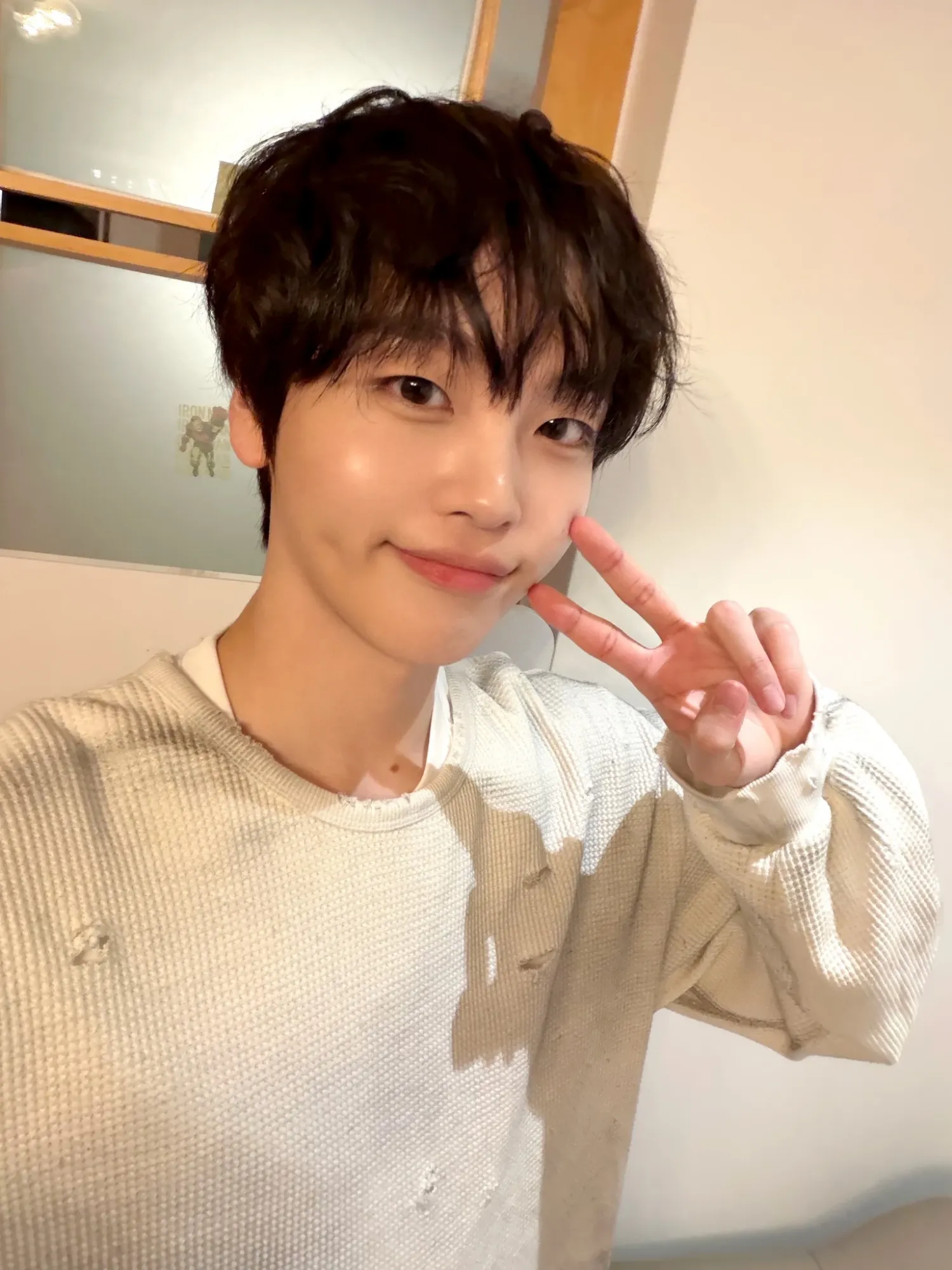 Latest photo of Hyeongjun (CRAVITY)