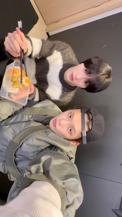 然竣 (TOMORROW X TOGETHER)的幕后花絮