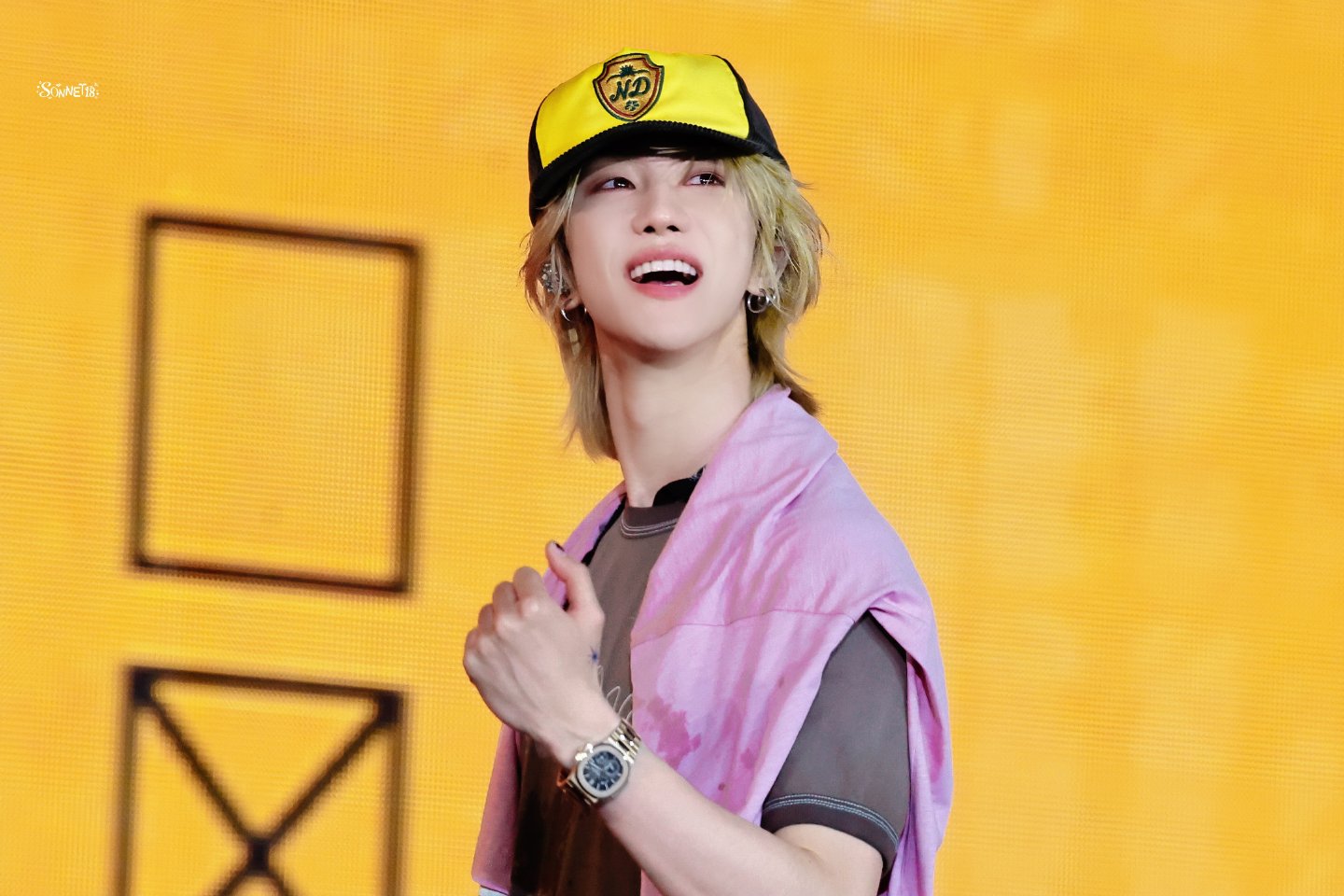 Behind-the-scenes cut of The 8 (SEVENTEEN)